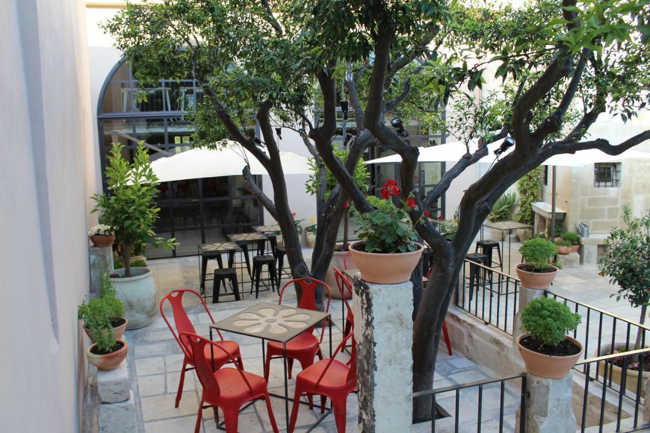 Palazzo Mandurino Luxury Relais Bed & Breakfast Zollino Exterior photo