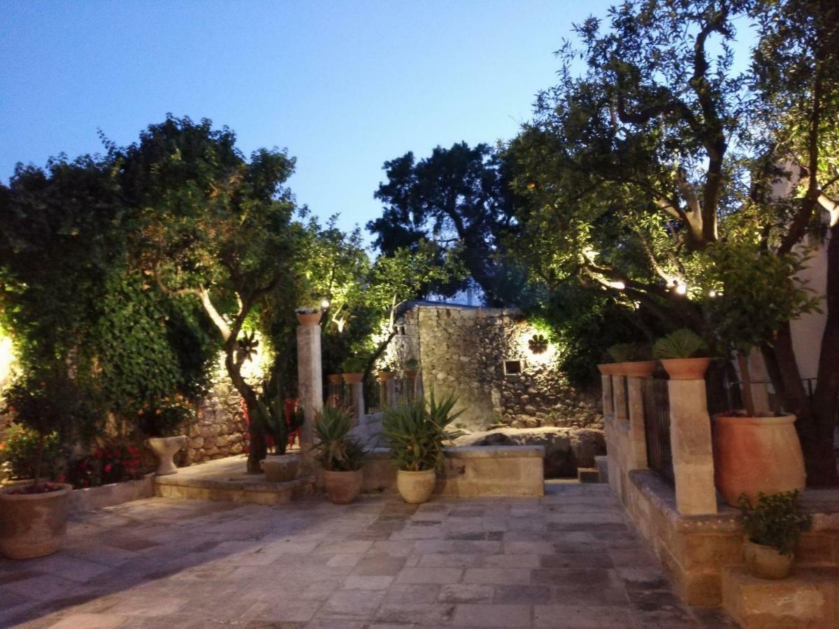 Palazzo Mandurino Luxury Relais Bed & Breakfast Zollino Exterior photo